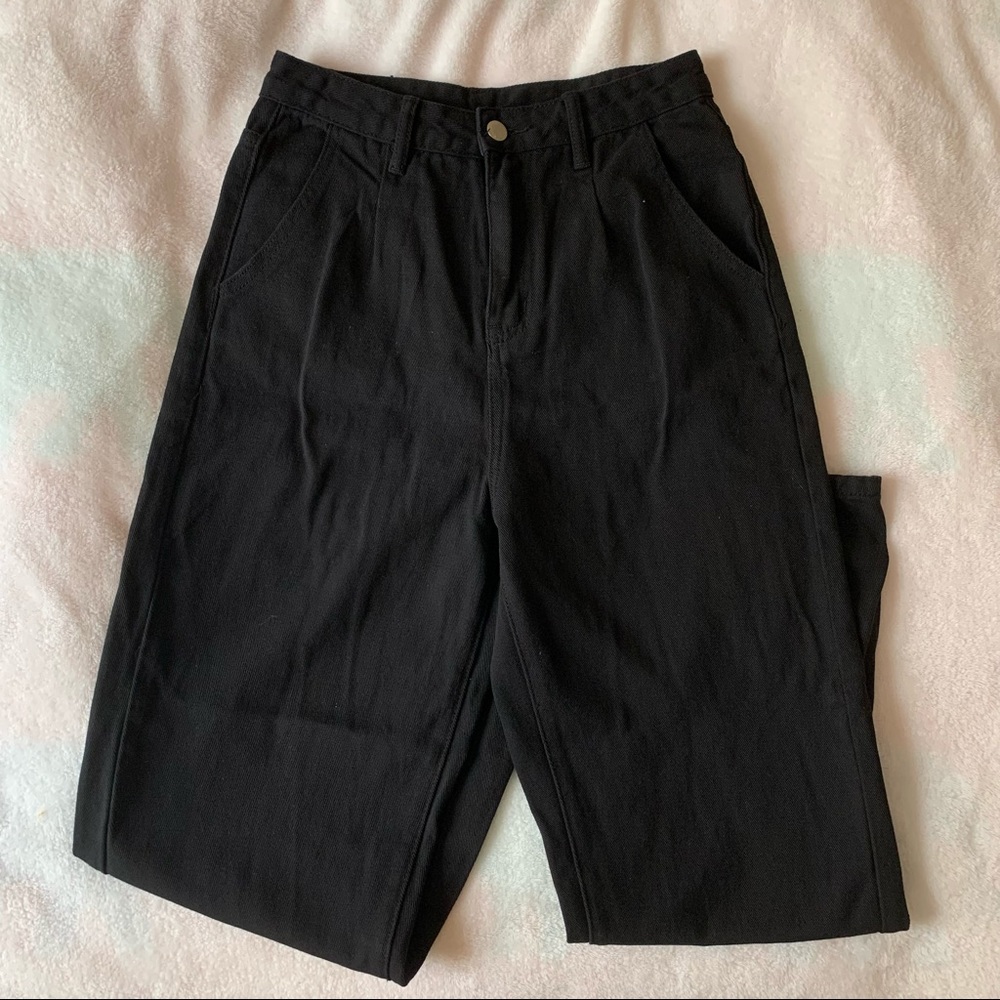 Black mom jeans